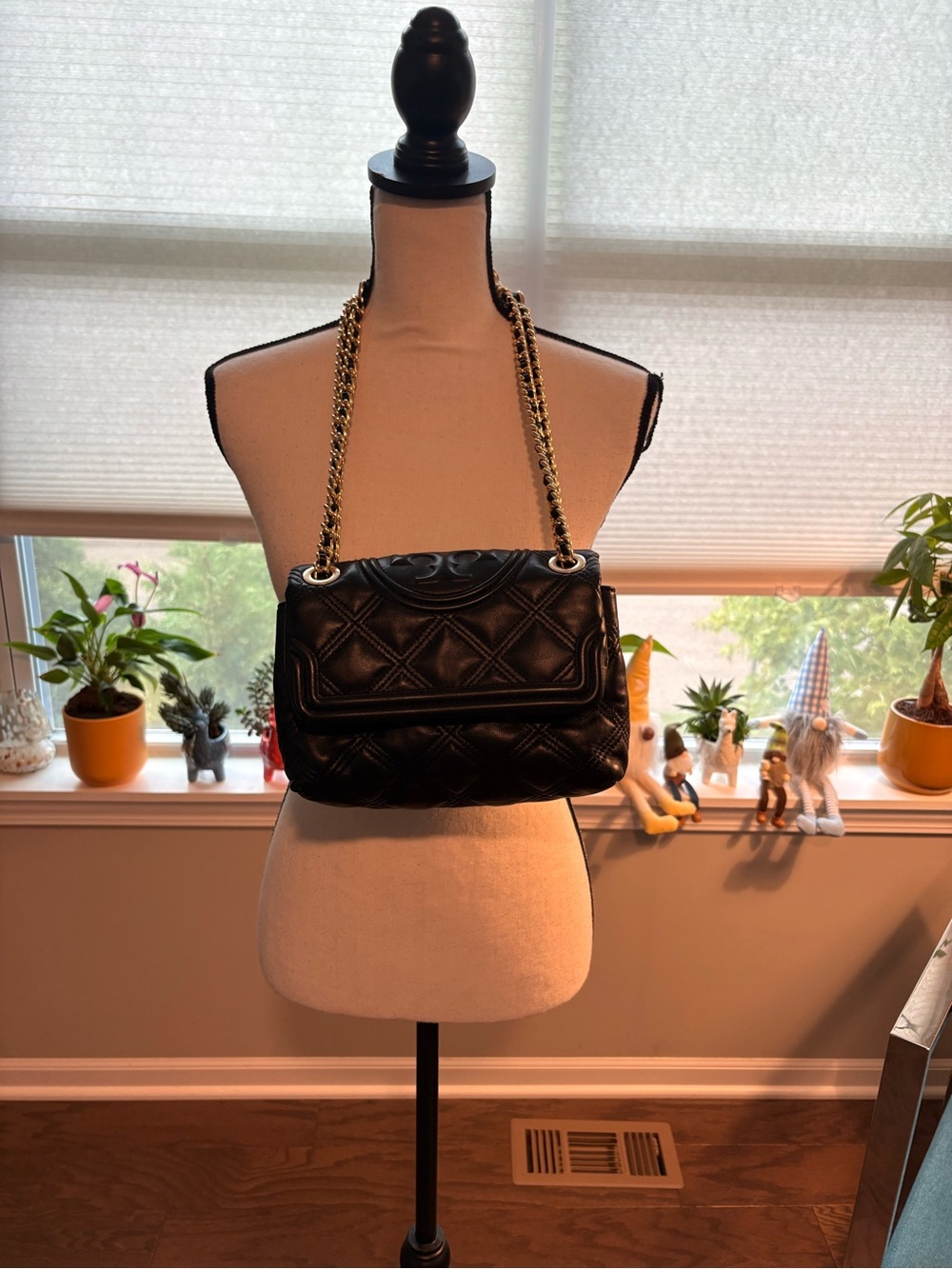 ✨Tory Burch (EUC) Quilted Black Shoulder Bag with Gold Chain Straps✨